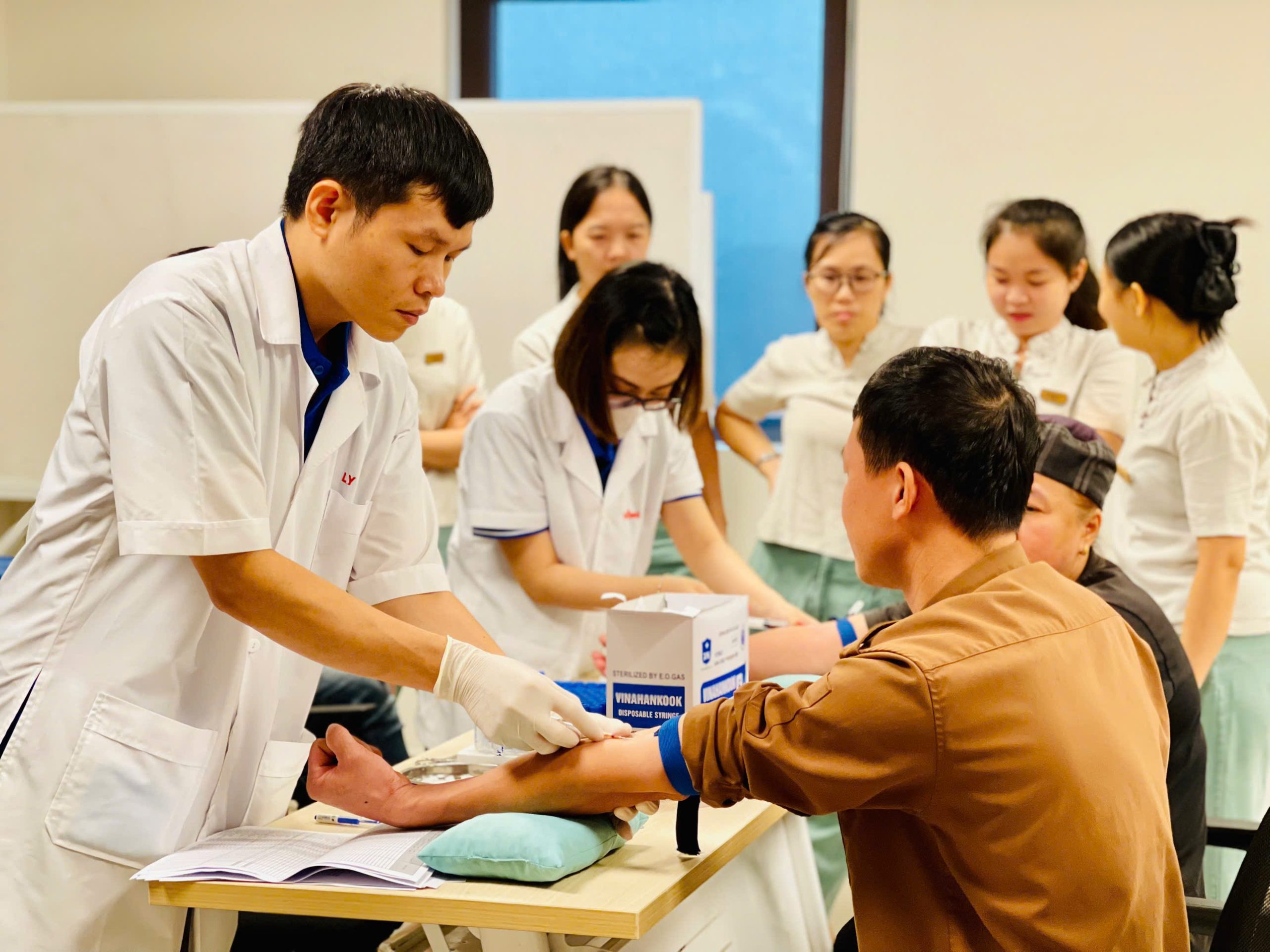 Phòng khám Hương Sơn khám sức khoẻ cơ quan doanh nghiệp trọn gói